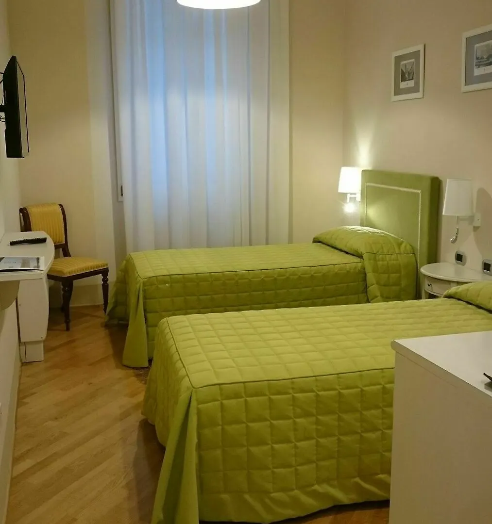 Casa Isolani Luxury Rooms Piazza Maggiore 1 Bolonia Pensjonat